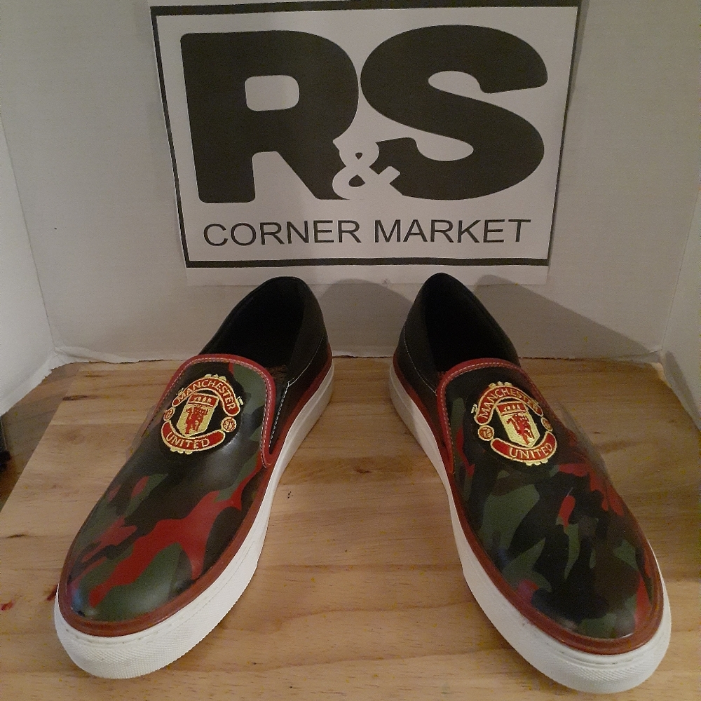 Mens camo Manchester United shoes size 9